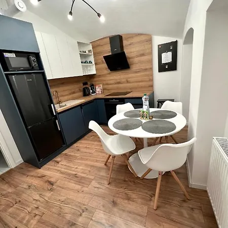 R&l Lazovna 1 - Centre And Free Private Parking 반스카비스트리카