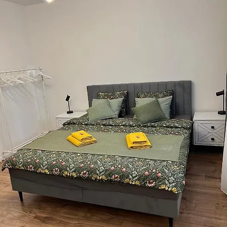 R&l Lazovna 1 - Centre And Free Private Parking 아파트 *