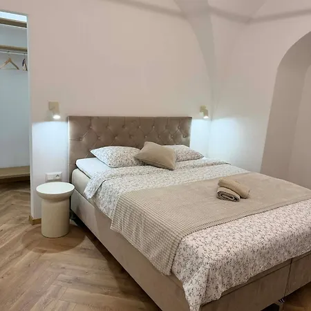 R&l Lazovna 1 - Centre And Free Private Parking Apartman *